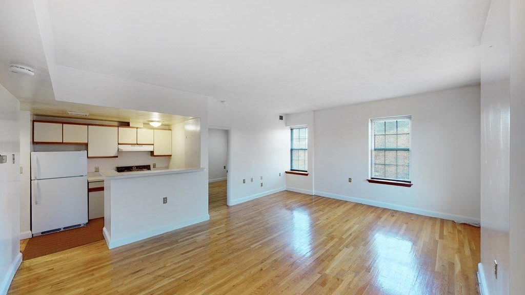 14 John Eliot Sq, Roxbury