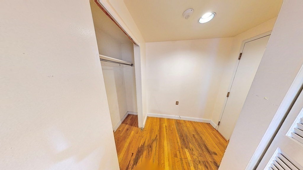 14 John Eliot Sq, Roxbury