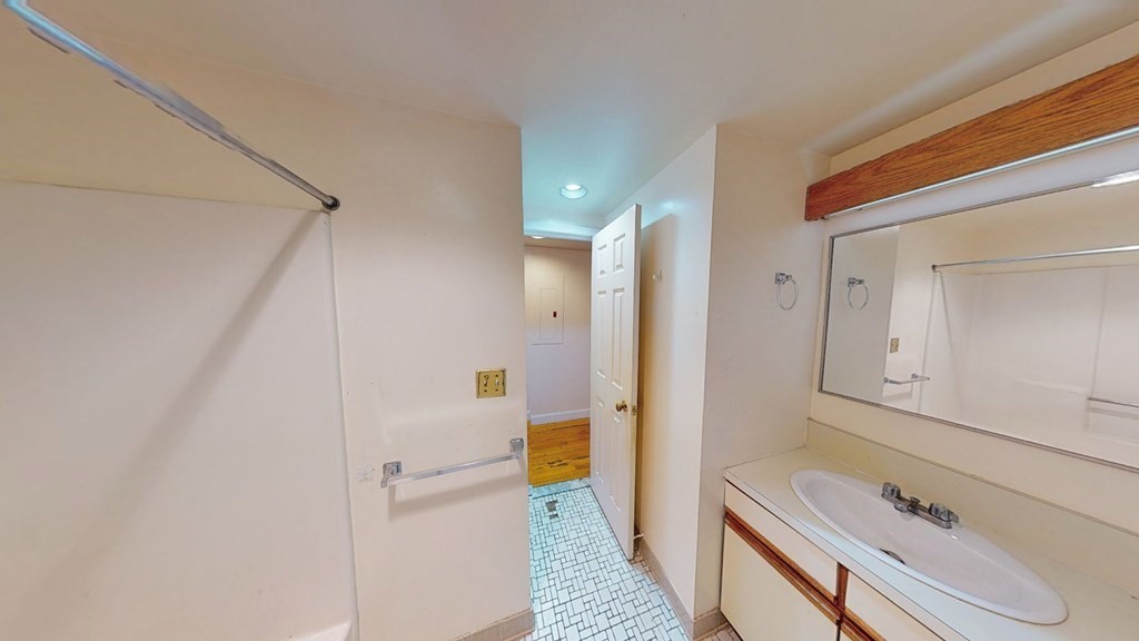 14 John Eliot Sq, Roxbury