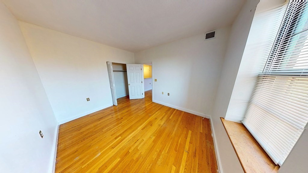 14 John Eliot Sq, Roxbury