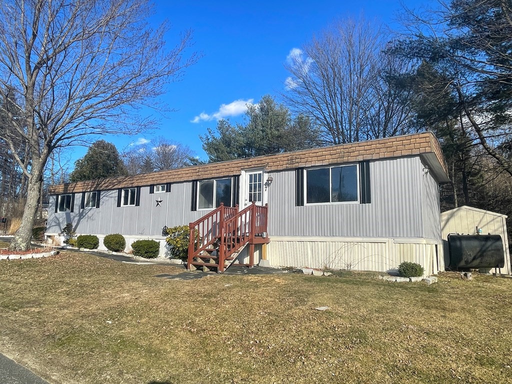17 Old Ashby Rd, Greenville, NH 03048