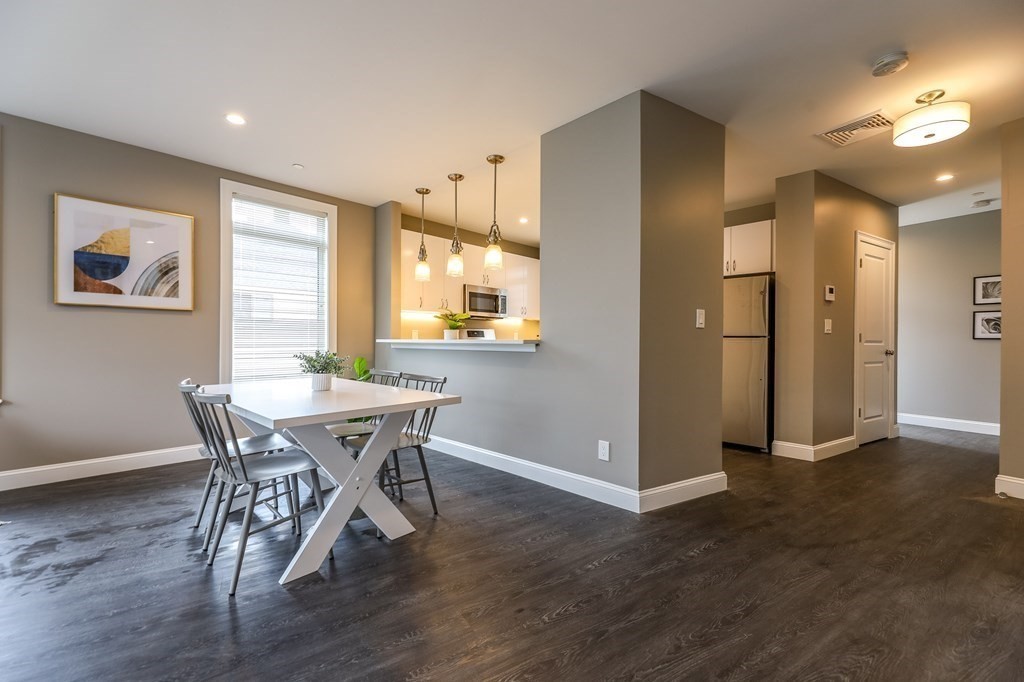 4945 Washington St, West Roxbury