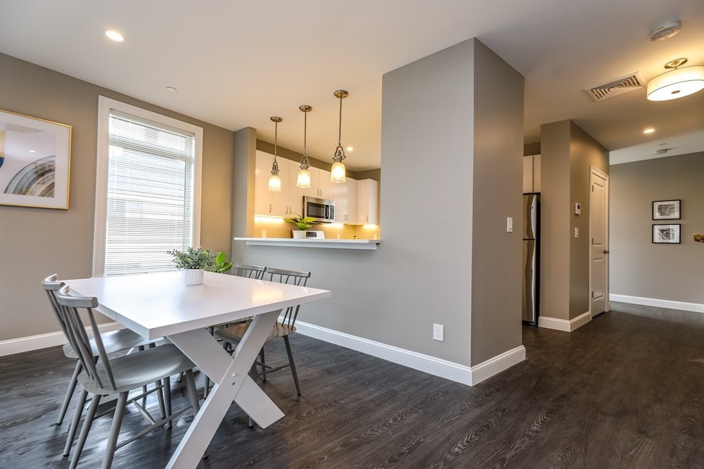 4945 Washington St, West Roxbury