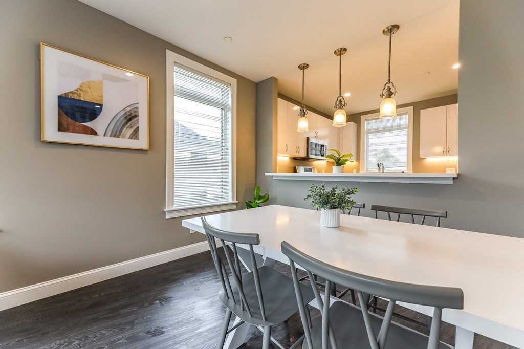 4945 Washington St, West Roxbury