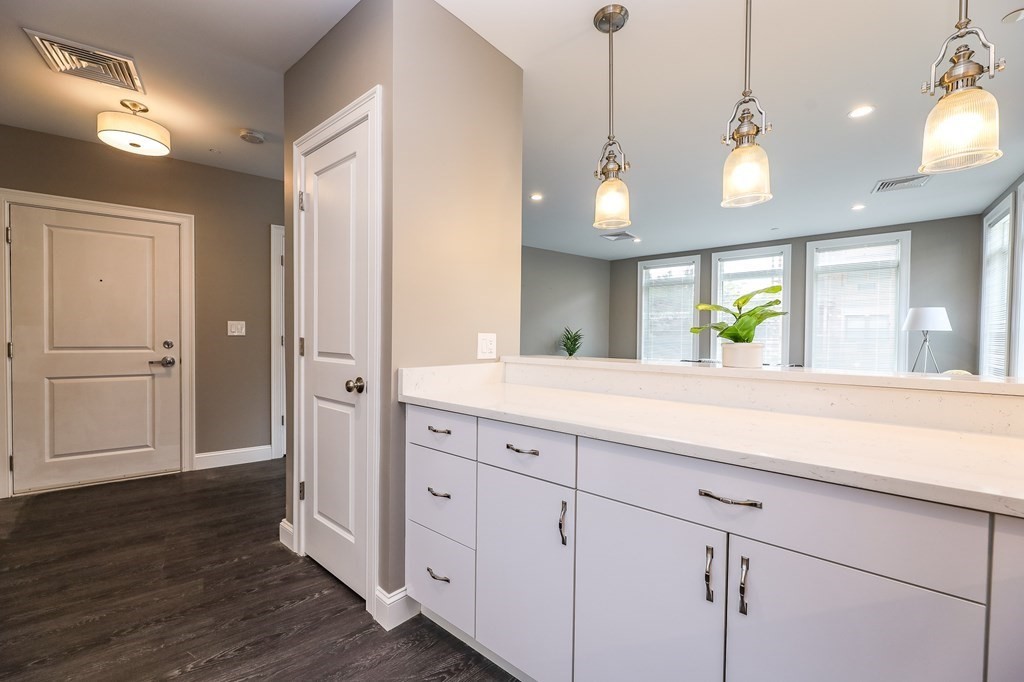 4945 Washington St, West Roxbury