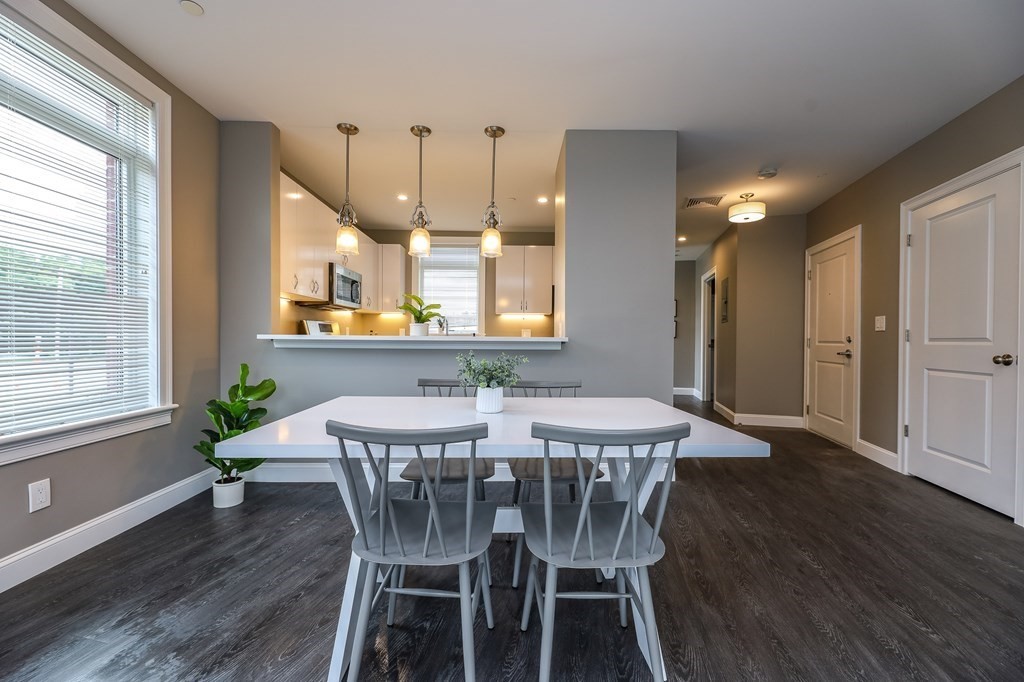 4945 Washington St, West Roxbury