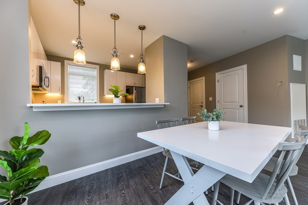 4945 Washington St, West Roxbury