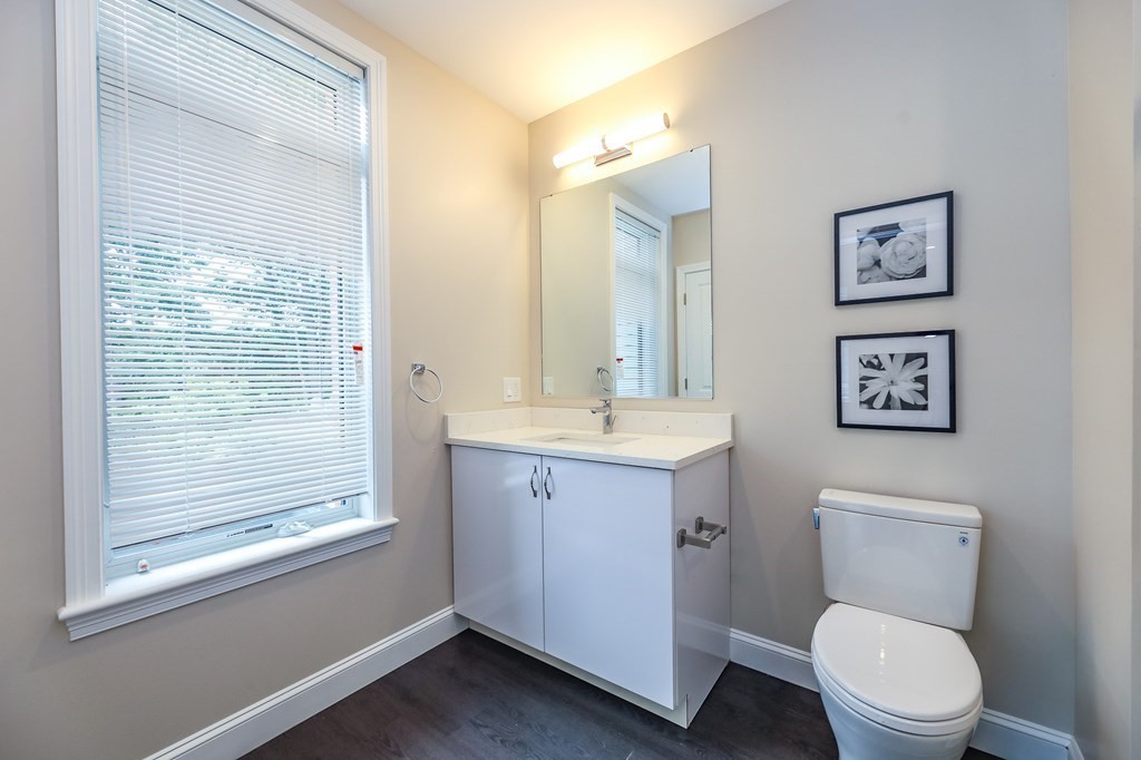 4945 Washington St, West Roxbury