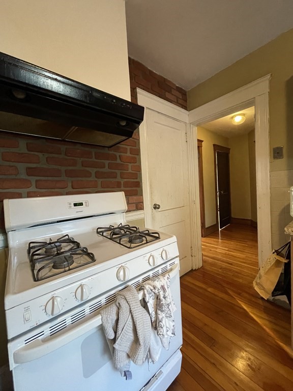 92 Centre St, Quincy