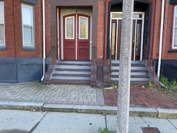 7 Winthrop St, Roxbury