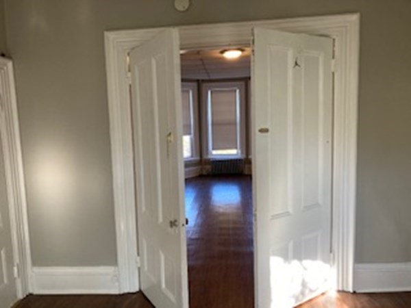 7 Winthrop St, Roxbury