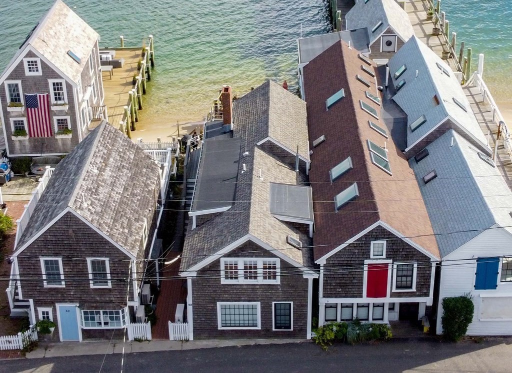 75 Commercial Street, Provincetown, MA 02657