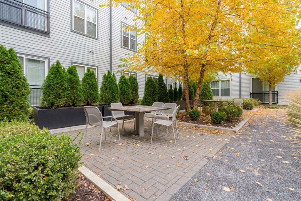 320 D St, South Boston