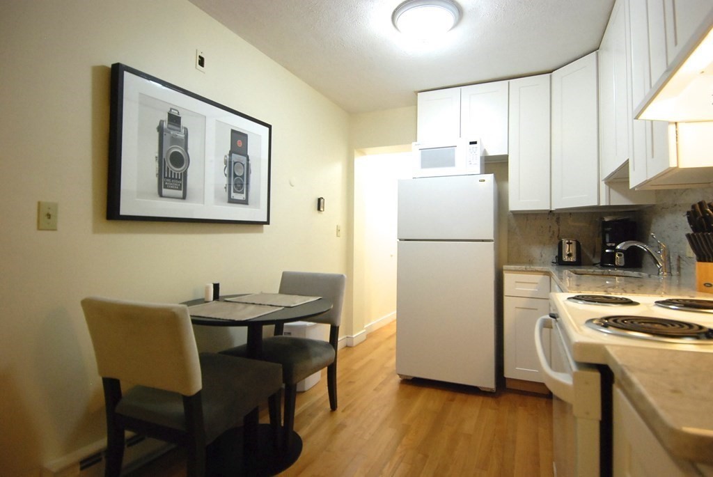 94 96 Tyler, Chinatown