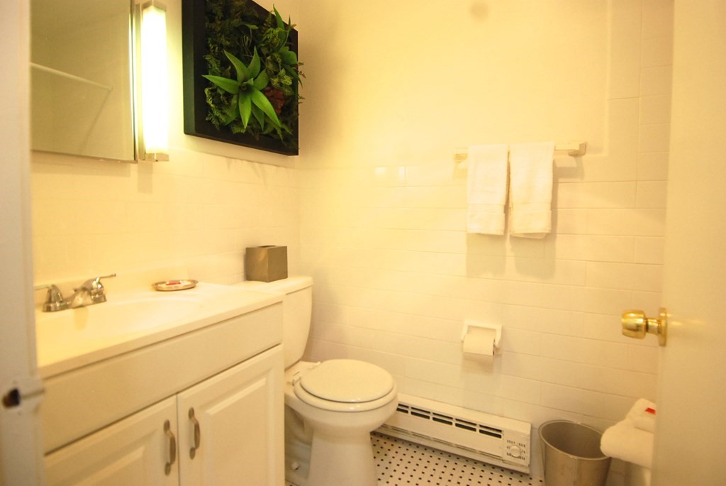 94 96 Tyler, Chinatown