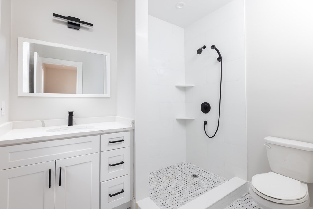 174 7th St, South Boston