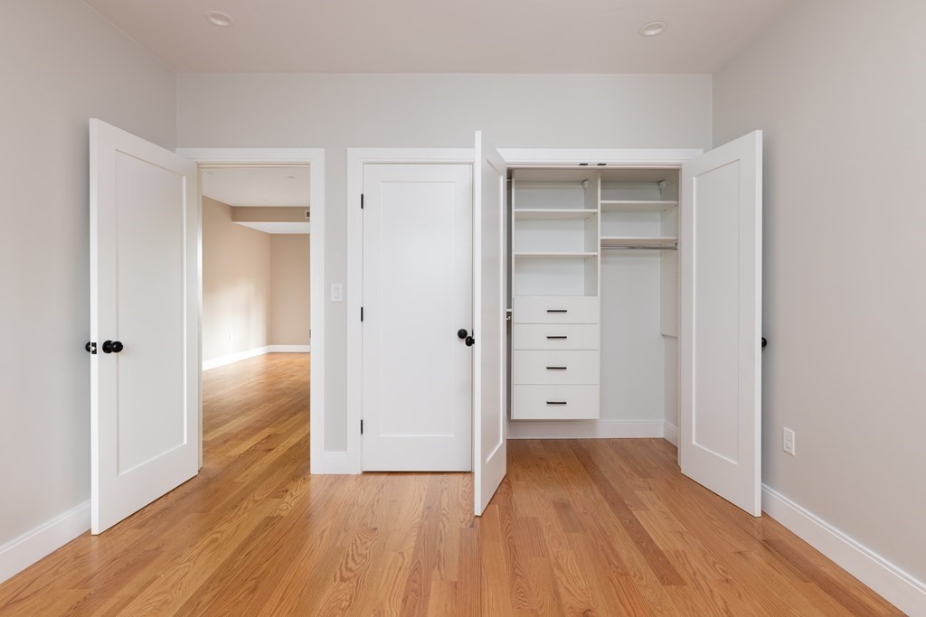 174 7th St, South Boston