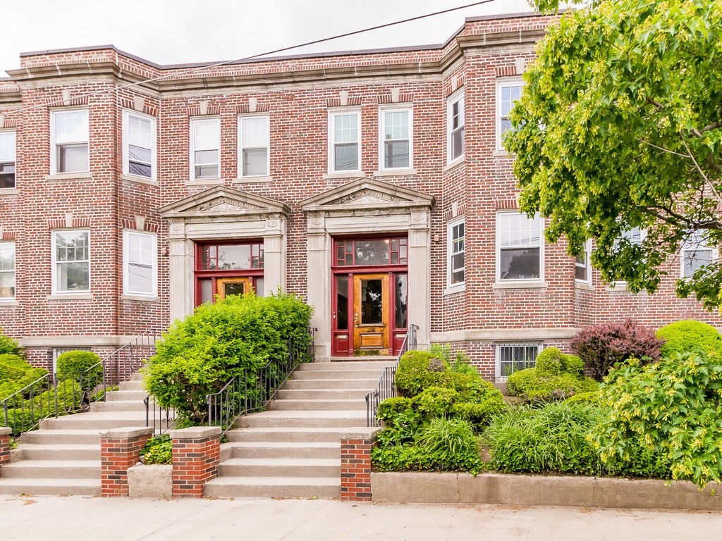 298 Mount Auburn St, Watertown