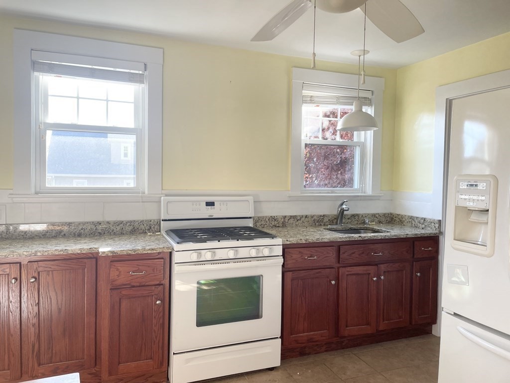 27 Oakley Rd, Watertown