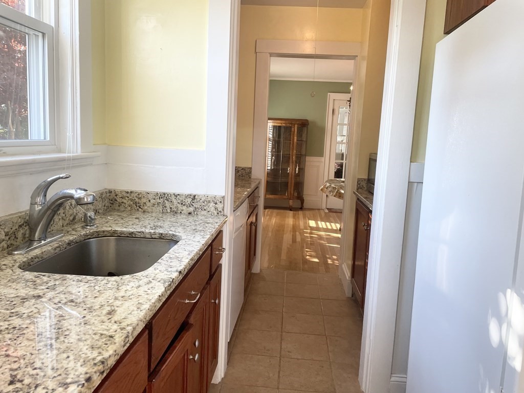 27 Oakley Rd, Watertown