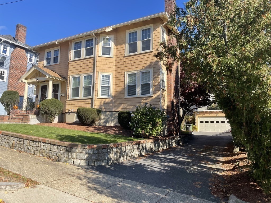 27 Oakley Rd, Watertown