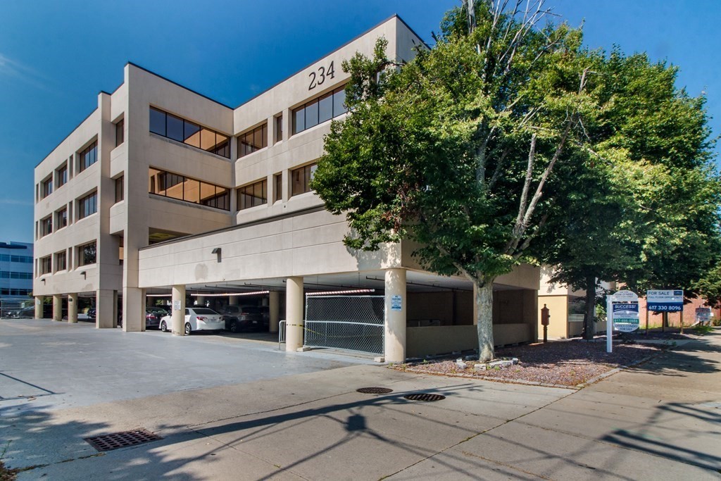 Quincy Commercial Property for Sale 675,000