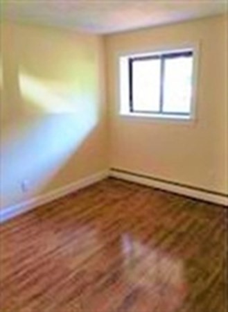 5 Linda Ln, Dorchester