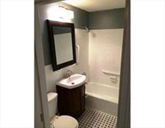 5 Linda Ln, Dorchester