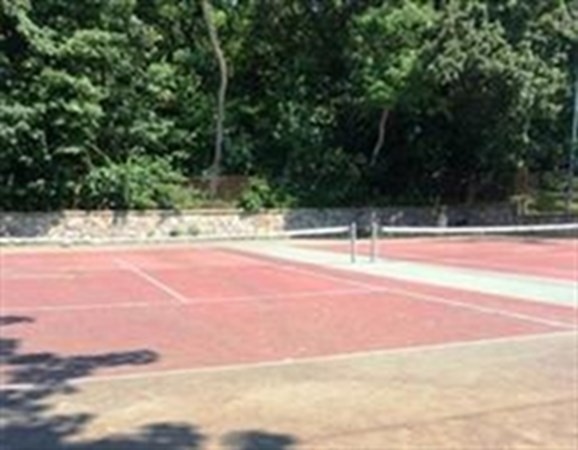 5 Linda Ln, Dorchester