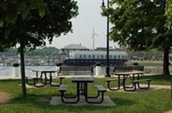 5 Linda Ln, Dorchester