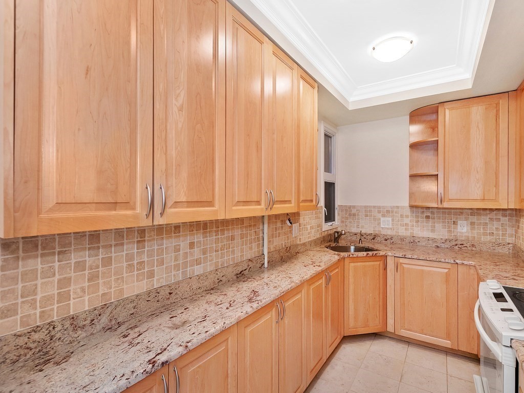 8 Gloucester St, Back Bay