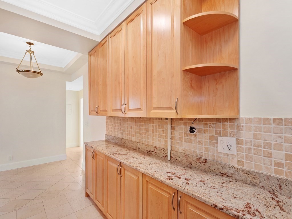 8 Gloucester St, Back Bay