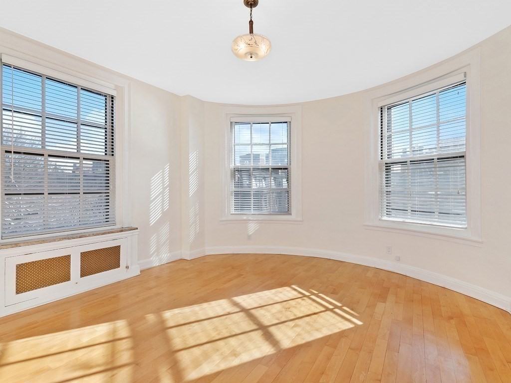 8 Gloucester St, Back Bay