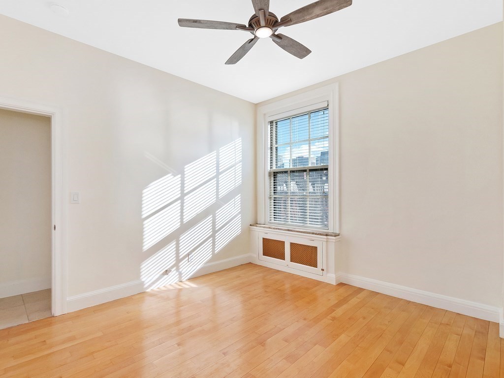 8 Gloucester St, Back Bay