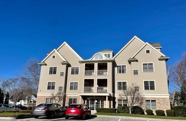 !st. floor Condo in excellent condition. Open kitchen, dining room, living room, 2 large bedrooms and 2 full baths.Great opportunity to live in this beautiful 55+ Condo complex. Beautiful grounds, very well maintained. $289,900.00
