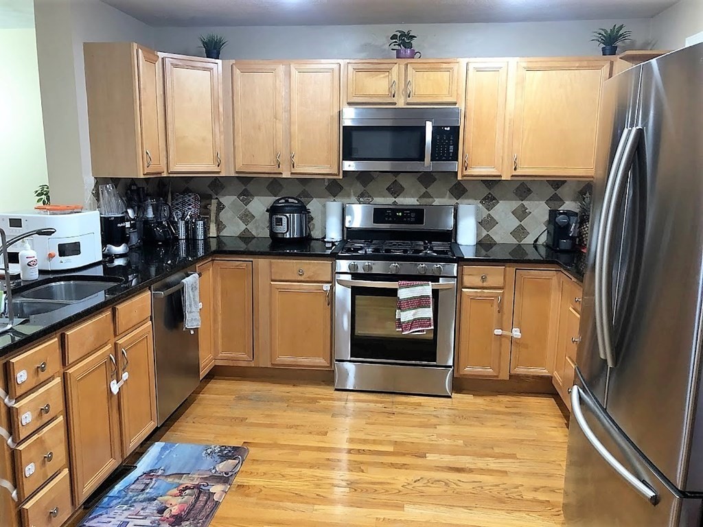 12 Ship Ave, Medford