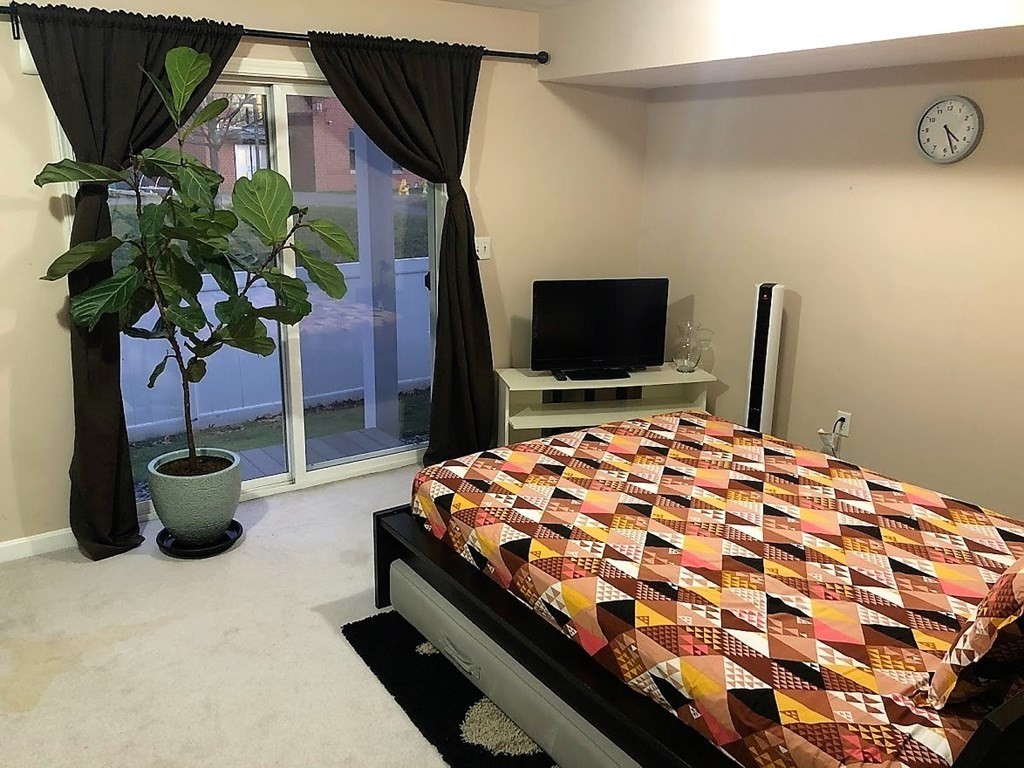 12 Ship Ave, Medford