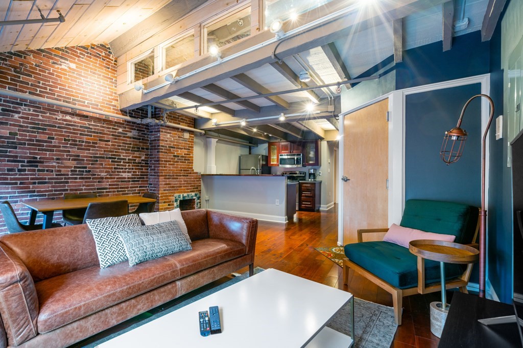 15 Union St, Downtown