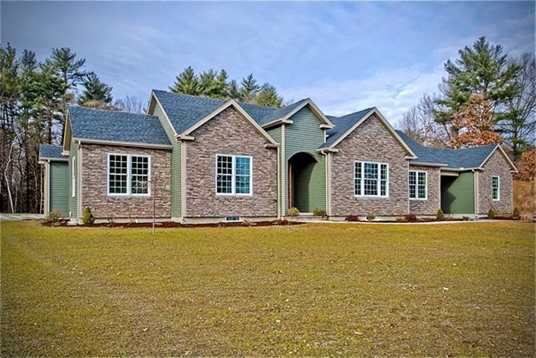85 Verde Dr, Greenfield, MA: $850,000