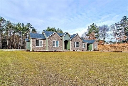 85 Verde Dr, Greenfield, MA: $850,000