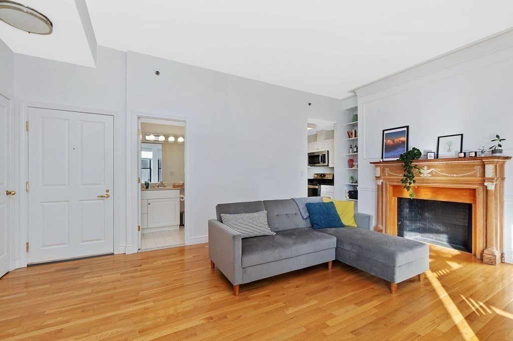 10 Charlesgate, Back Bay