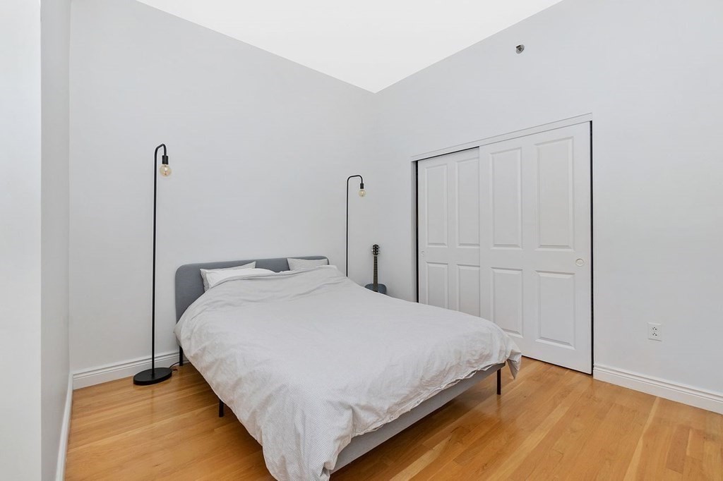 10 Charlesgate, Back Bay