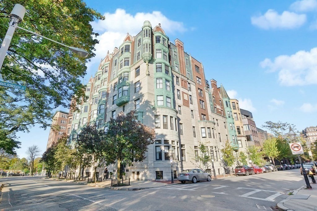 10 Charlesgate, Back Bay