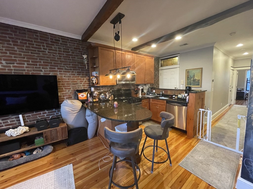 412 3rd St, South Boston