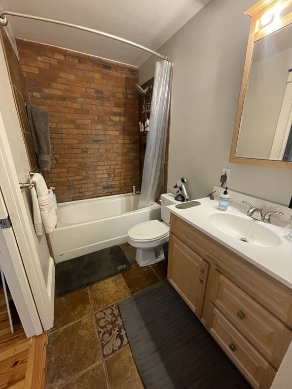 412 3rd St, South Boston