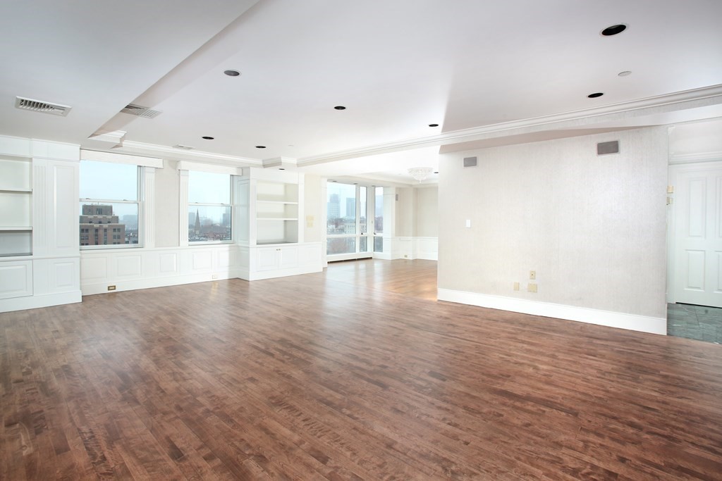 2 Commonwealth Ave, Back Bay