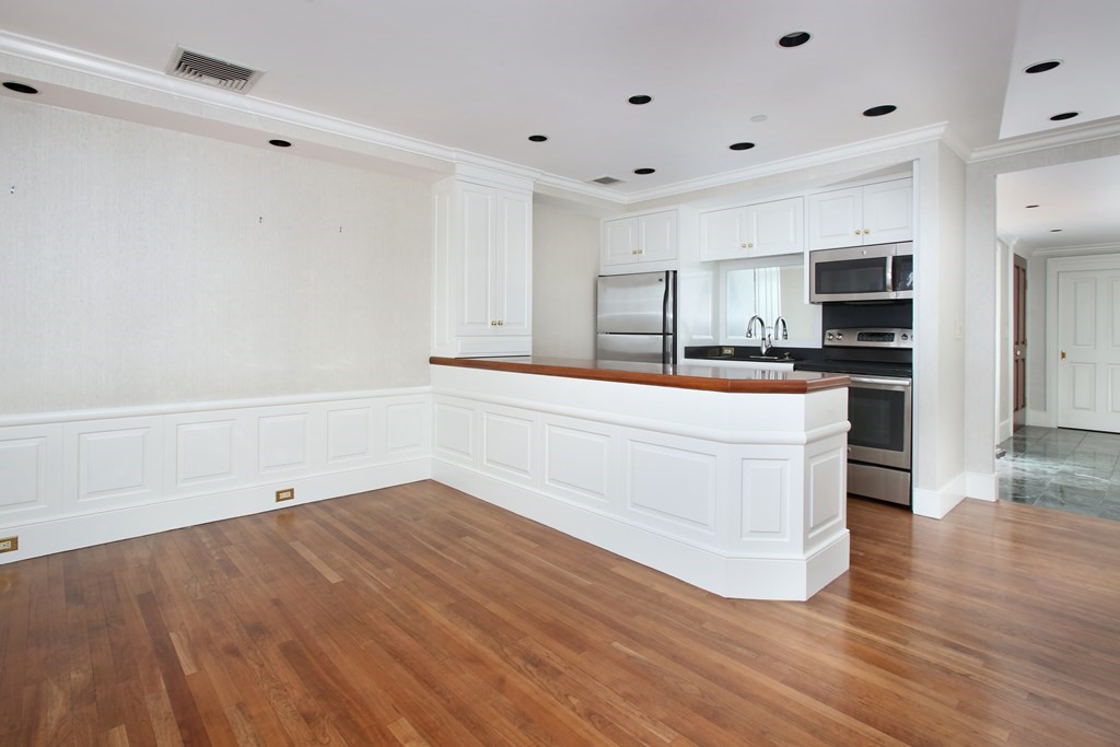 2 Commonwealth Ave, Back Bay