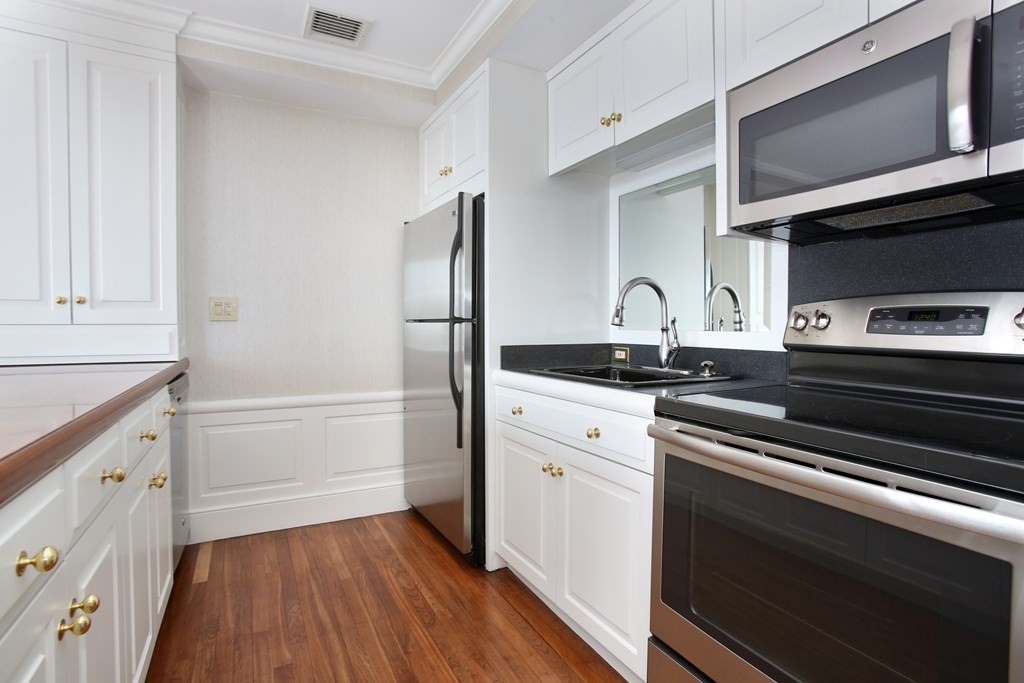 2 Commonwealth Ave, Back Bay