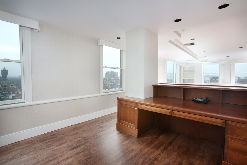 2 Commonwealth Ave, Back Bay