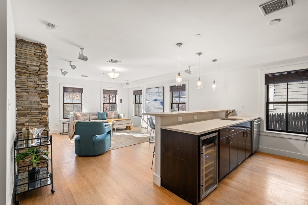 103 Russell St, Charlestown